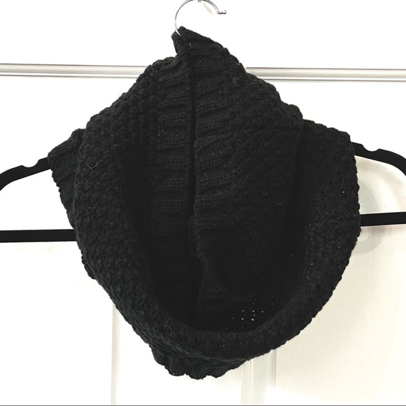H&M Black Chunky Knit Circle Scarf - O/S - Picture 1 of 5